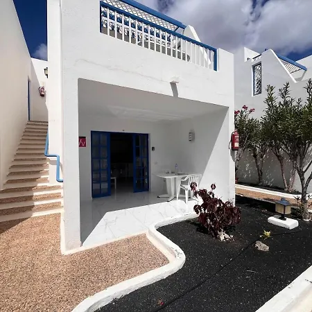Mariposa - 1 Bedroom Poolside Apartment *